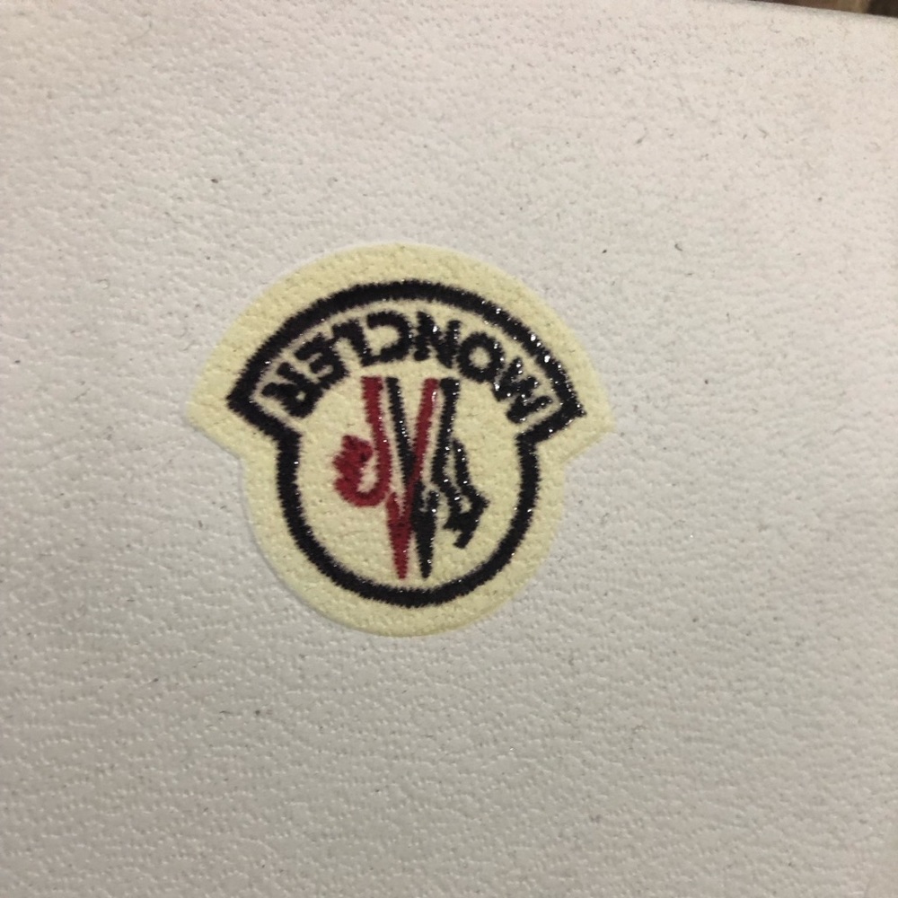 Moncler clutch - Picture 3 of 4